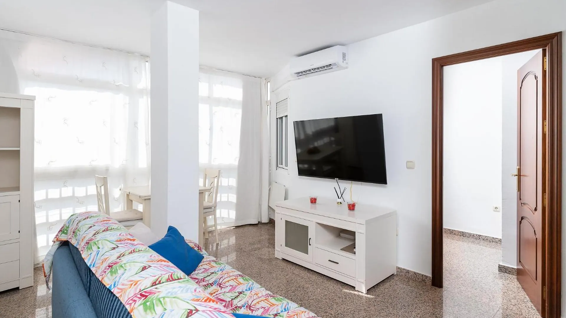 Nac8 - Bonito Apartamento Con Vistas Al Mar 2 Dormitorios, Wifi, 3 Piscinas, Playa A 250 Metros Бенальмадена
